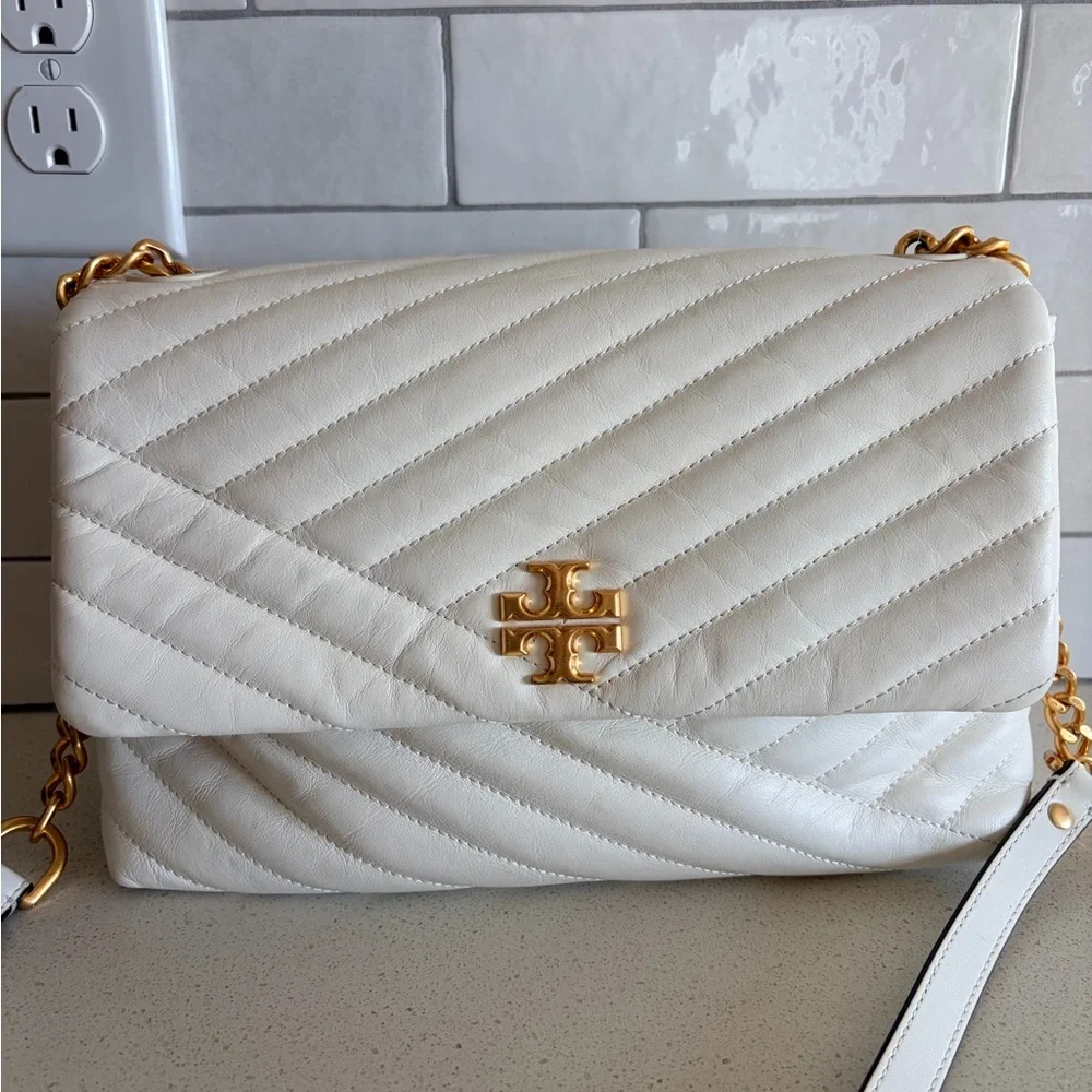 NWOT Tory Burch Kira Chevron Devon White Quilted Crossbody Bag with Gold Chain - Picture 2 of 11